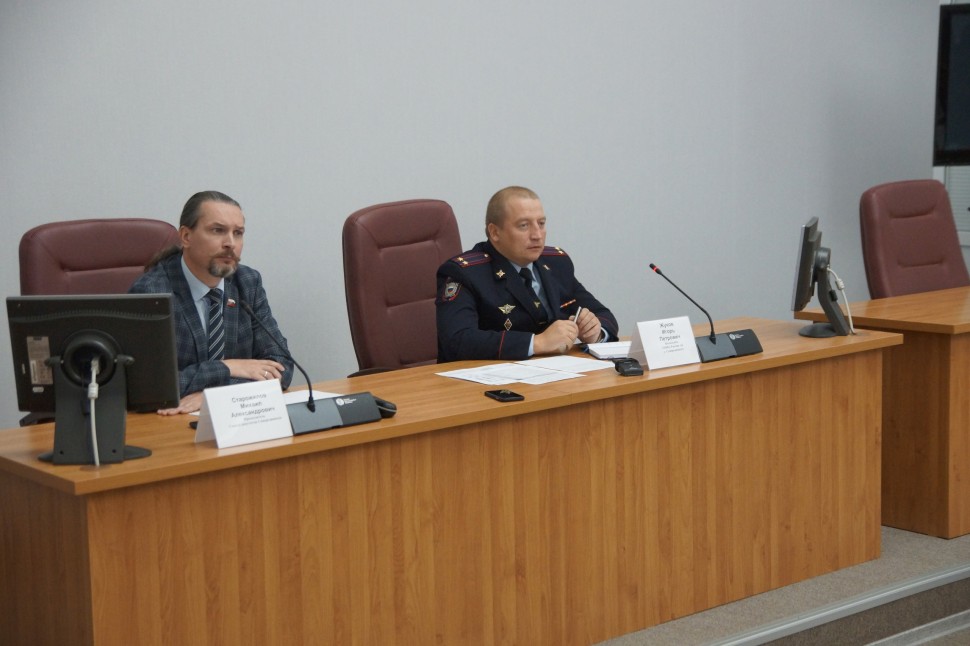 Северодвинские депутаты встретились с новым начальником отдела МВД